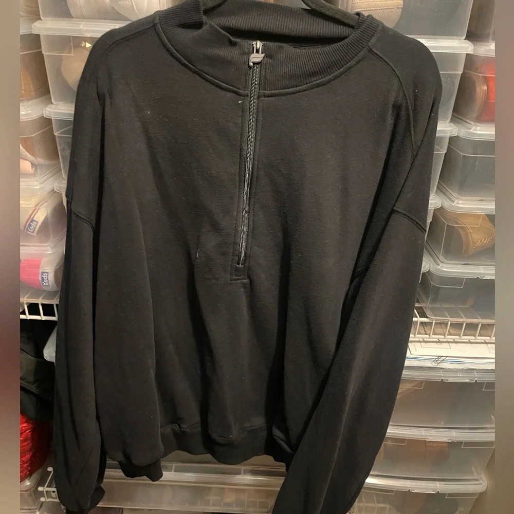 Fabletics Quarter Zip - Picture 1 of 2